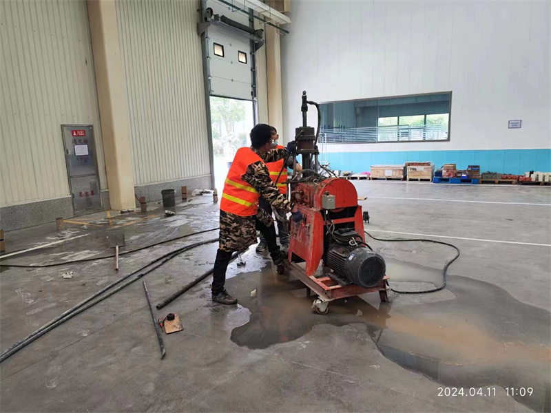 白云矿区厂房地面下沉塌陷注浆加固施工